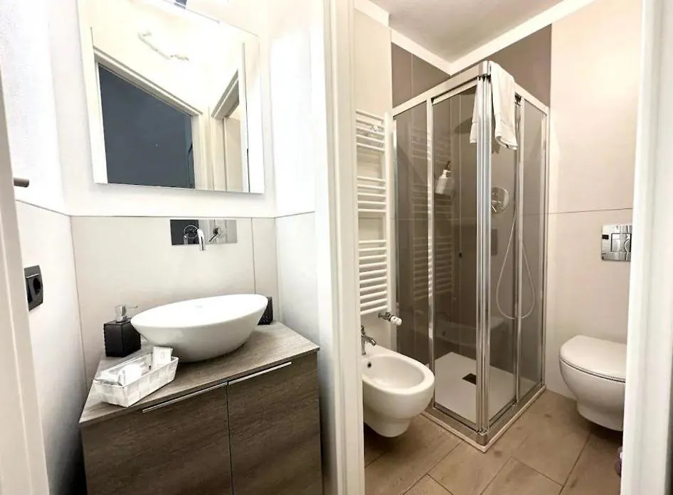 Apartment Small House Near The Station Milan Italy