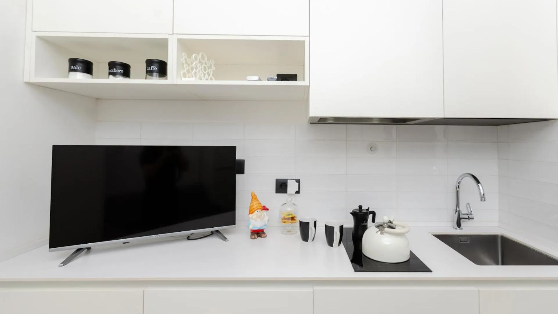 Apartment Small House Near The Station Milan Italy