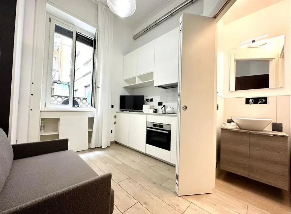 Apartment Small House Near The Station Milan Italy
