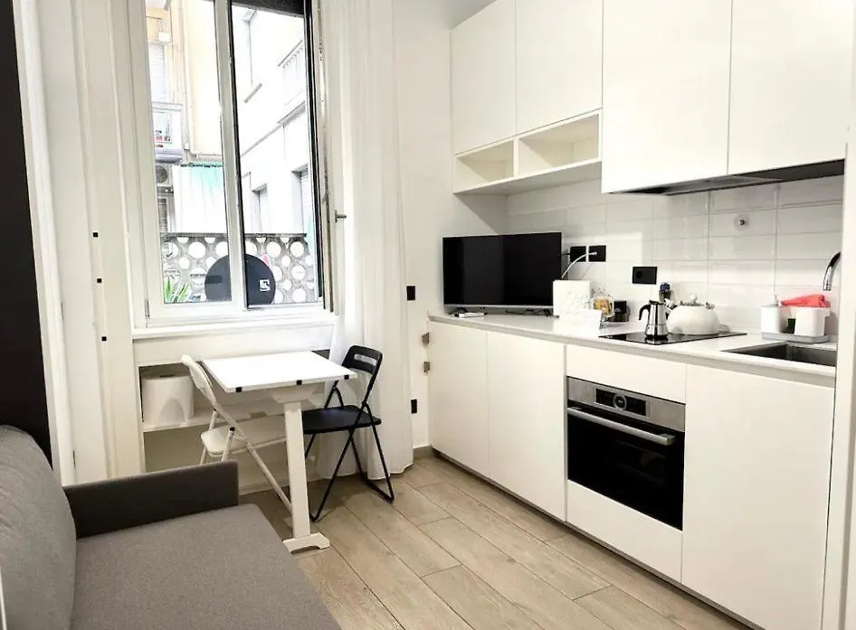 Apartment Small House Near The Station Milan
